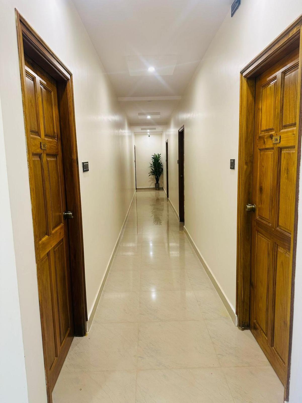 Hotel Yatri Nivas Sagara Esterno foto