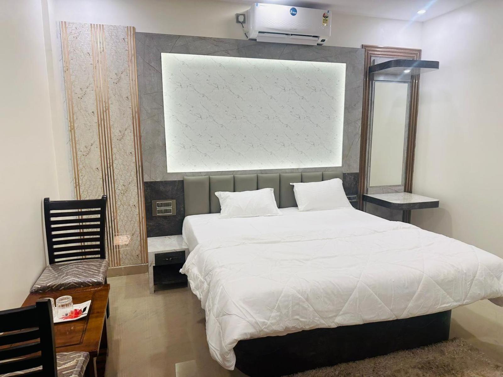 Hotel Yatri Nivas Sagara Esterno foto